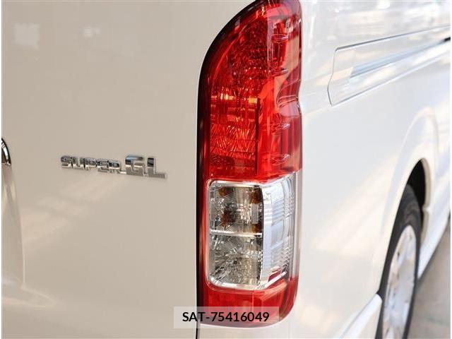 Toyota HIACE VAN 2023-11 8338241-26