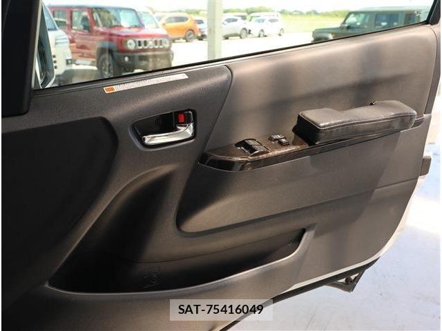 Toyota HIACE VAN 2023-11 8338241-4