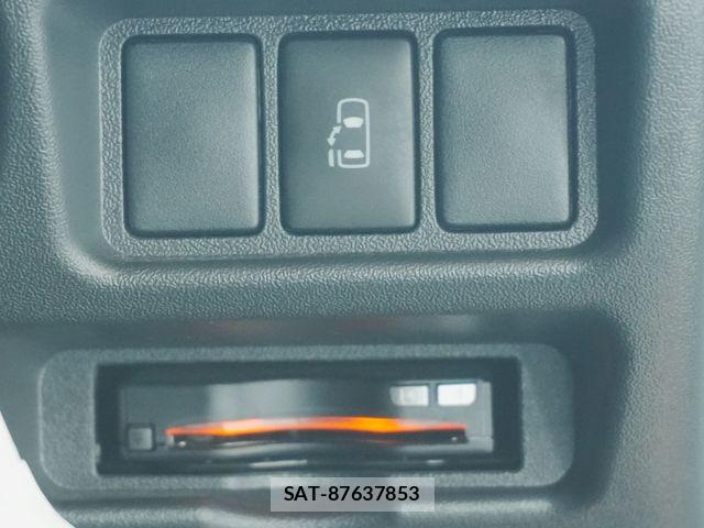Toyota HIACE VAN 2022-03 8338235-10