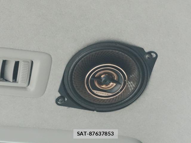 Toyota HIACE VAN 2022-03 8338235-17