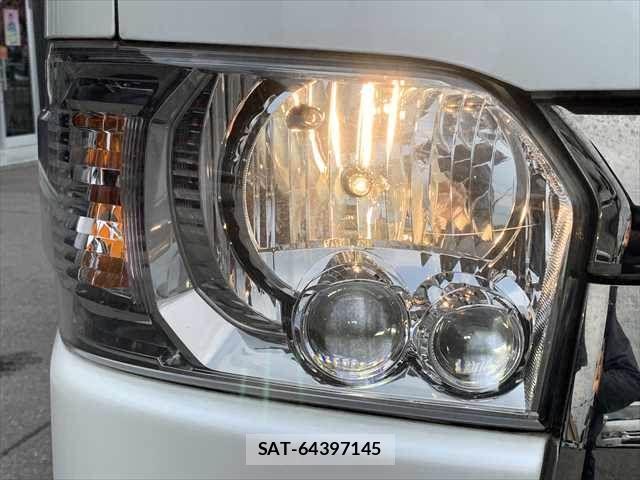 Toyota HIACE VAN 2018-01 8337938-11