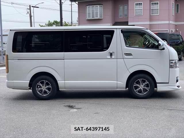 Toyota HIACE VAN 2018-01 8337938-16