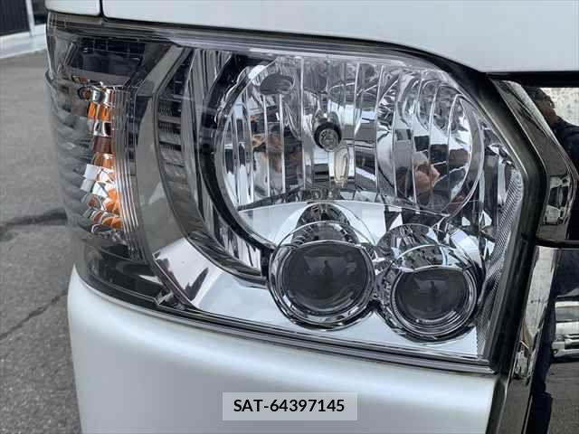 Toyota HIACE VAN 2018-01 8337938-21
