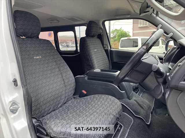 Toyota HIACE VAN 2018-01 8337938-7