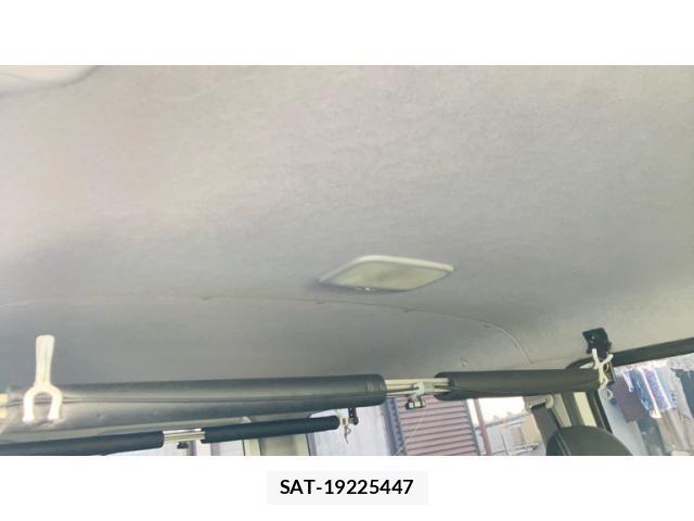Toyota HIACE VAN 2016-01 8338251-11