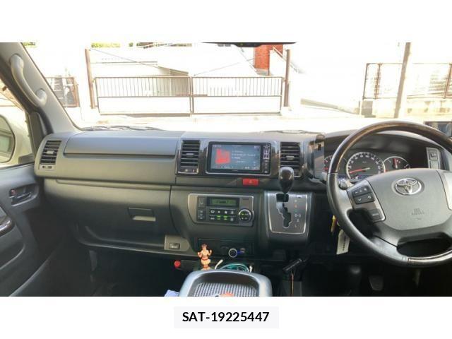 Toyota HIACE VAN 2016-01 8338251-12