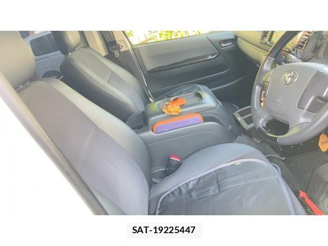 Toyota HIACE VAN 2016-01 8338251-16