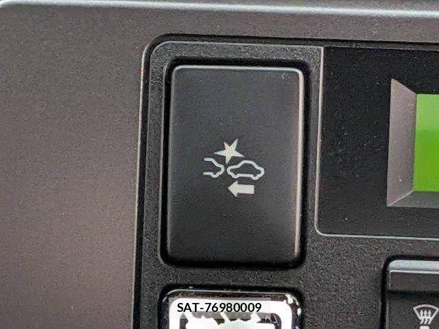 Toyota HIACE VAN 2020-03 8338244-7