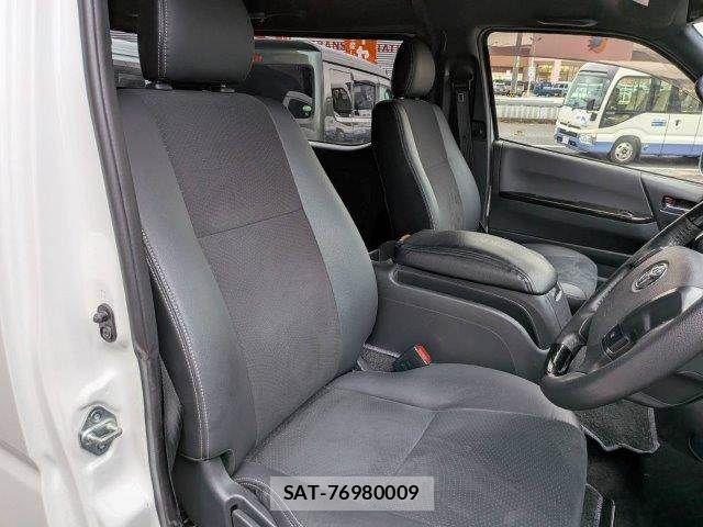 Toyota HIACE VAN 2020-03 8338244-8