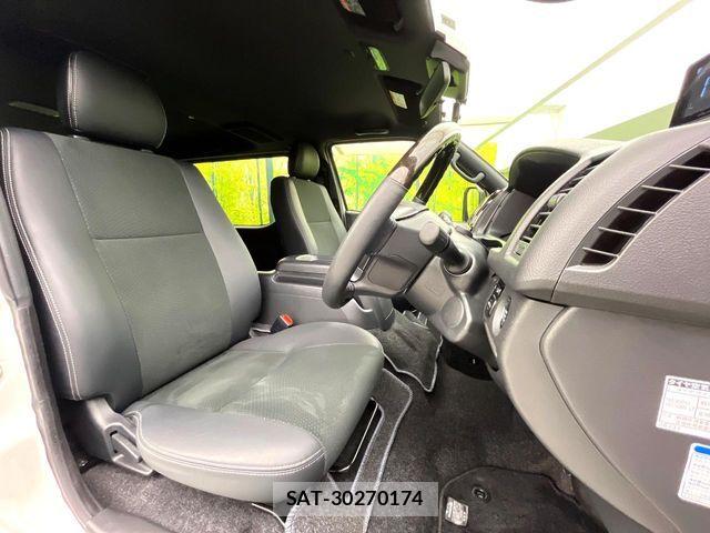 Toyota HIACE VAN 2022-06 8338237-6