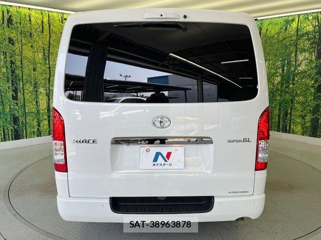 Toyota HIACE VAN 2023-10 8338111-15
