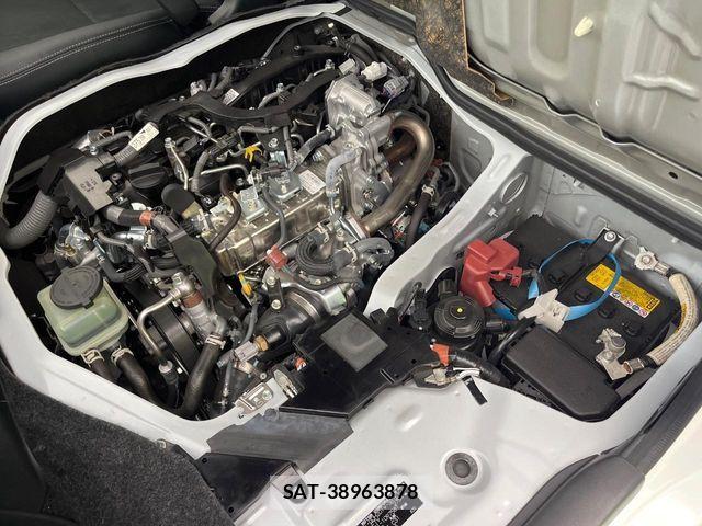 Toyota HIACE VAN 2023-10 8338111-18