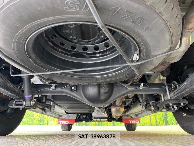 Toyota HIACE VAN 2023-10 8338111-19