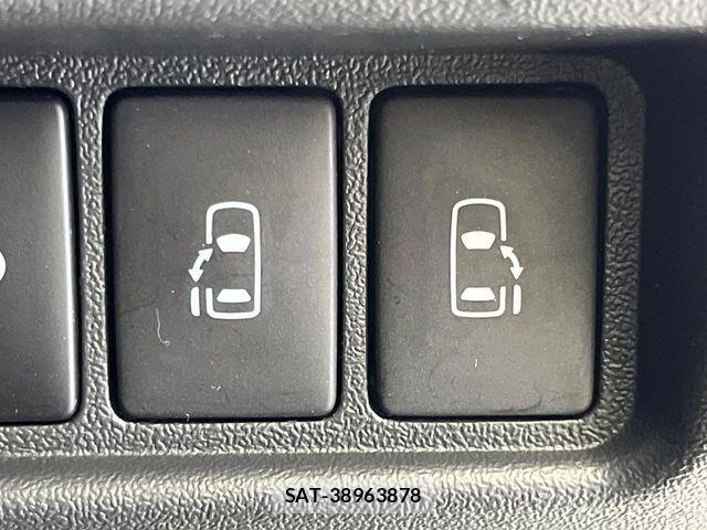 Toyota HIACE VAN 2023-10 8338111-5