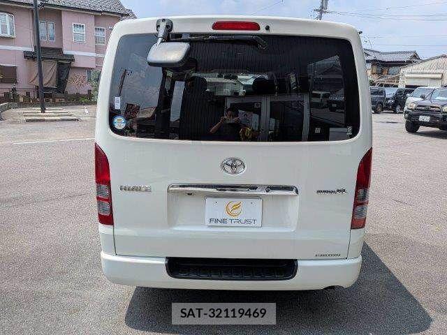 Toyota HIACE VAN 2010-02 8338255-17