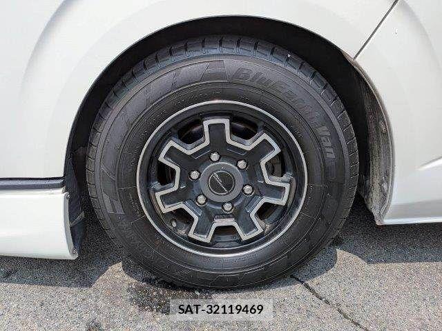 Toyota HIACE VAN 2010-02 8338255-28