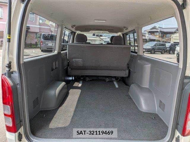 Toyota HIACE VAN 2010-02 8338255-8