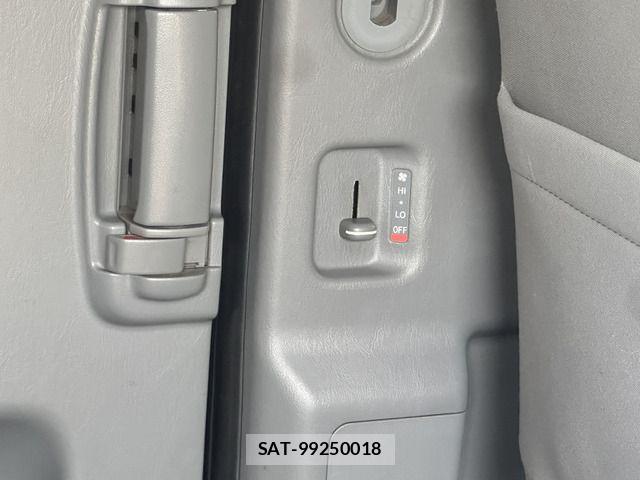 Toyota HIACE VAN 2000-05 8338253-11