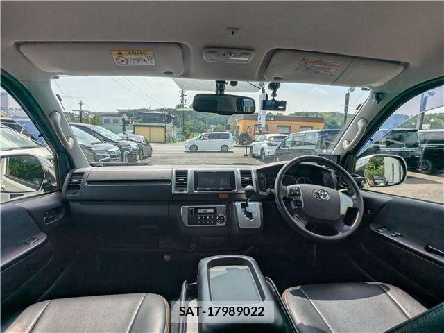 Toyota HIACE VAN 2018-03 8338248-1