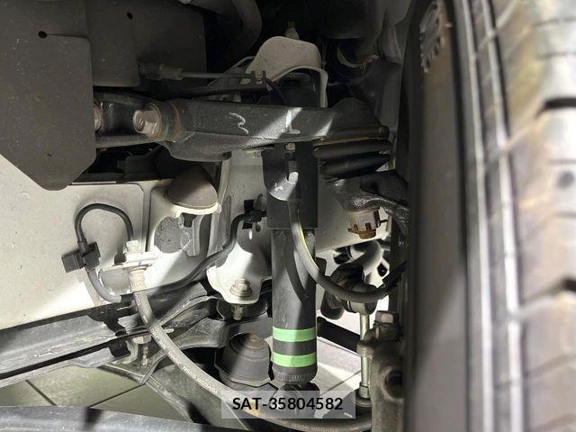Toyota HIACE VAN 2025-07 8338234-19