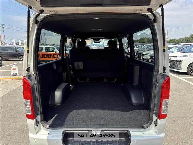 Toyota HIACE VAN 2025-09 8338238-18