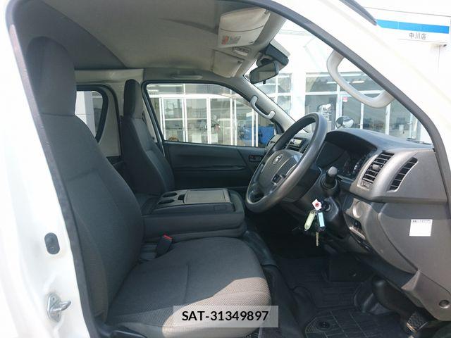 Toyota HIACE VAN 2020-06 8338252-1