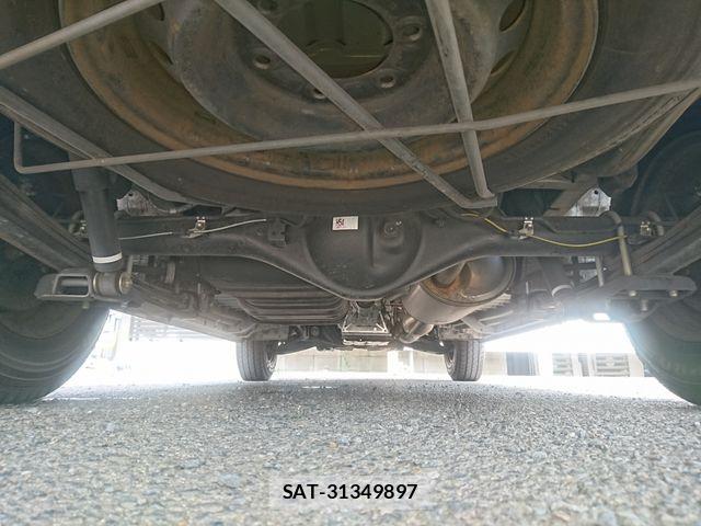 Toyota HIACE VAN 2020-06 8338252-20