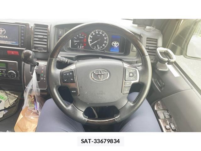 Toyota HIACE VAN 2022-06 8338242-9