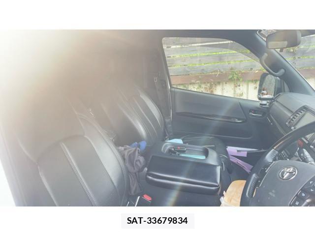 Toyota HIACE VAN 2022-06 8338242-8
