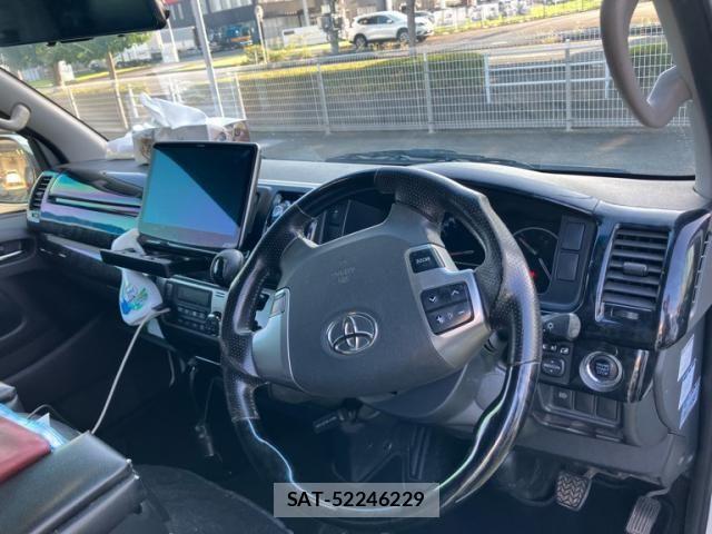 Toyota HIACE VAN 2017-12 8338250-10
