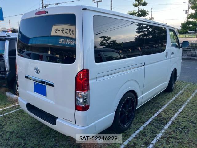 Toyota HIACE VAN 2017-12 8338250-1