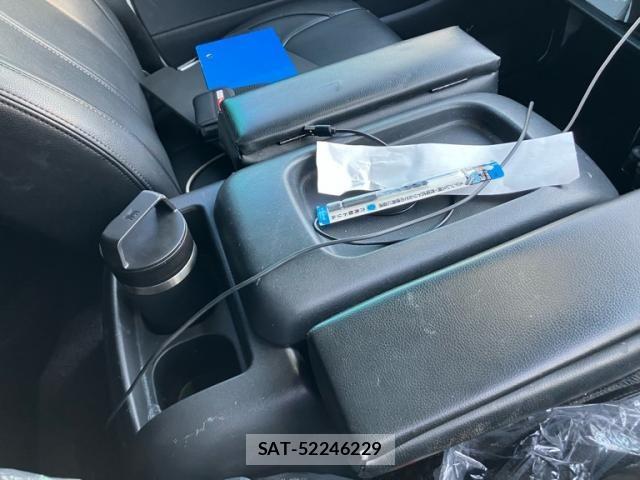 Toyota HIACE VAN 2017-12 8338250-22