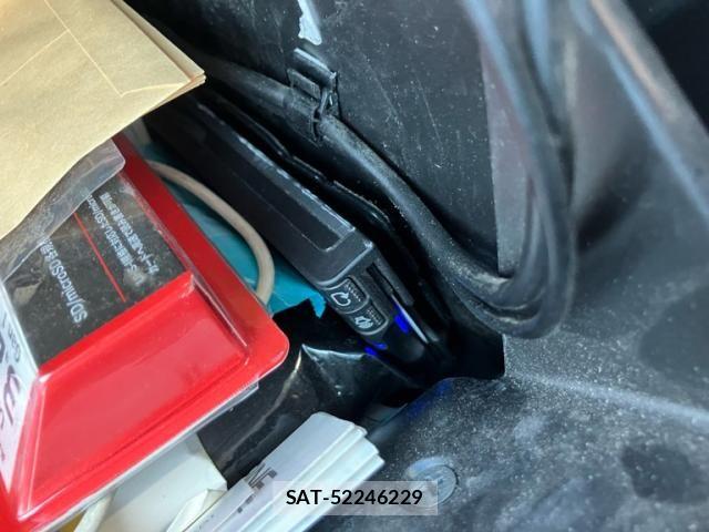 Toyota HIACE VAN 2017-12 8338250-23