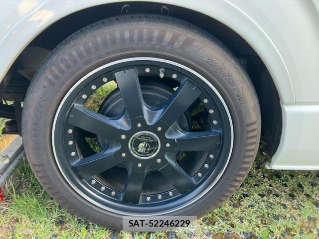 Toyota HIACE VAN 2017-12 8338250-7