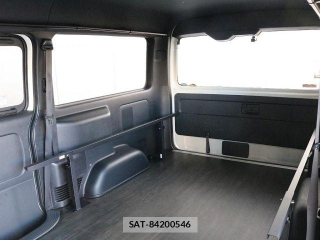 Toyota HIACE VAN 2021-01 8355796-12