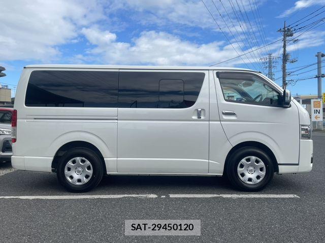 Toyota HIACE VAN 2022-08 8355800-10