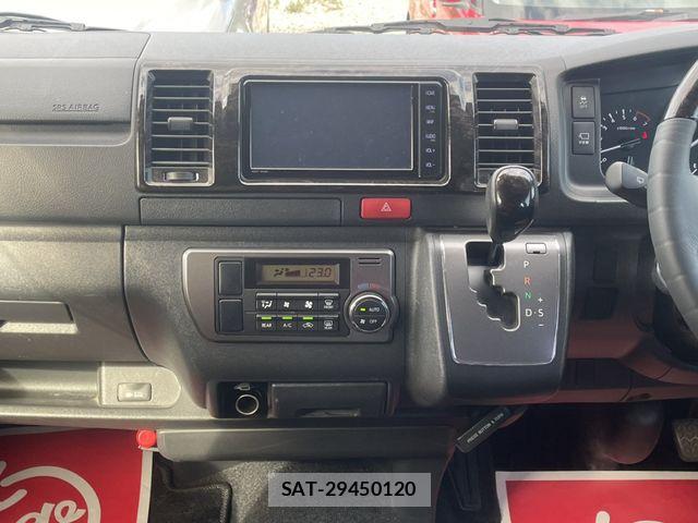 Toyota HIACE VAN 2022-08 8355800-13