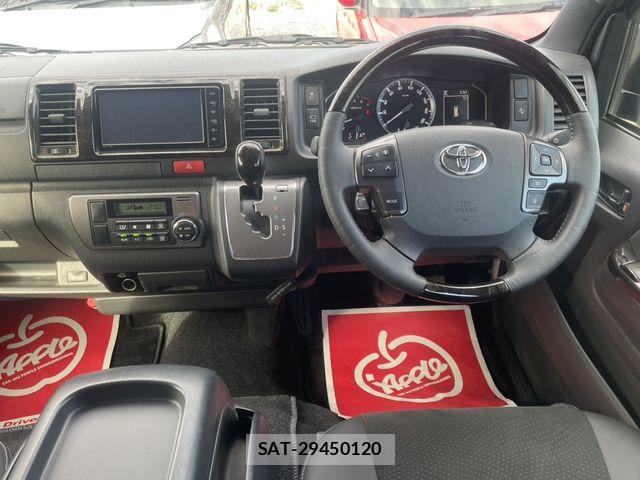 Toyota HIACE VAN 2022-08 8355800-14