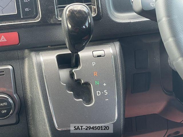 Toyota HIACE VAN 2022-08 8355800-15