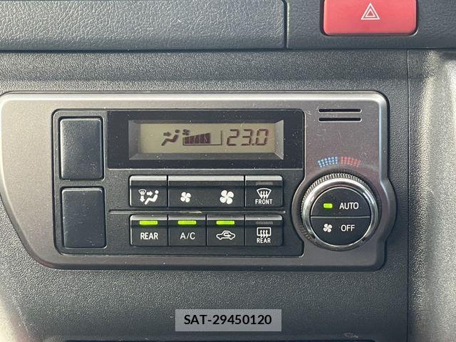 Toyota HIACE VAN 2022-08 8355800-16