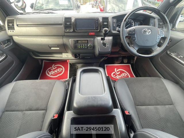 Toyota HIACE VAN 2022-08 8355800-1