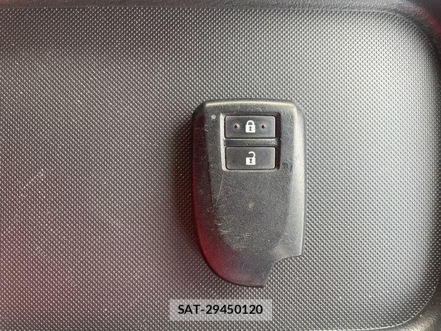 Toyota HIACE VAN 2022-08 8355800-24