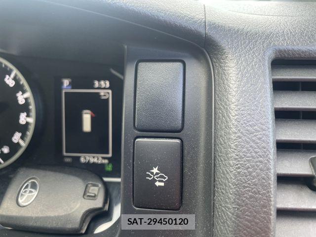Toyota HIACE VAN 2022-08 8355800-26