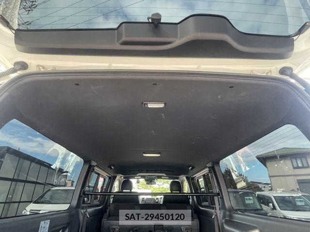 Toyota HIACE VAN 2022-08 8355800-28
