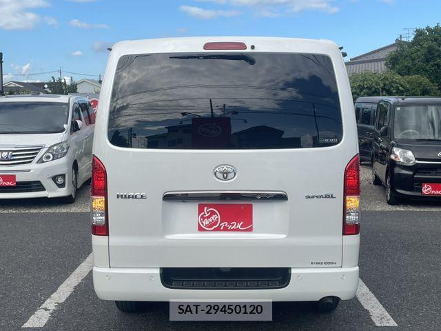 Toyota HIACE VAN 2022-08 8355800-7