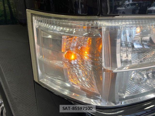 Toyota HIACE VAN 2012-05 8355803-11