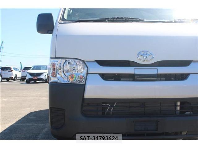 Toyota HIACE VAN 2019-01 8355799-14