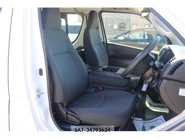 Toyota HIACE VAN 2019-01 8355799-17