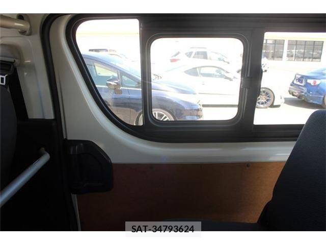 Toyota HIACE VAN 2019-01 8355799-20