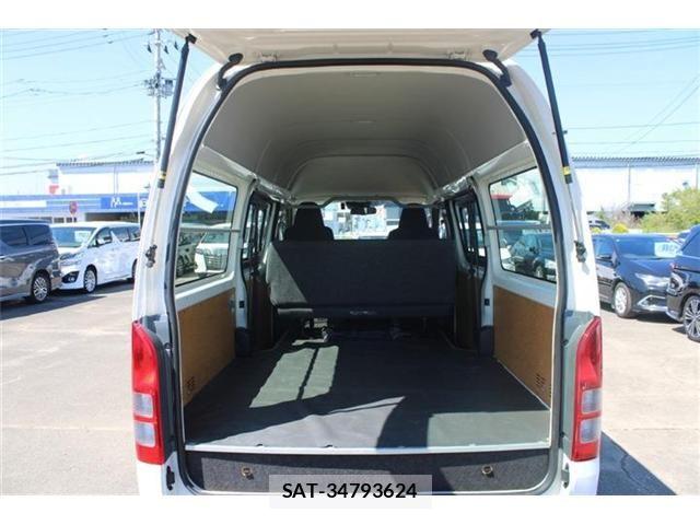 Toyota HIACE VAN 2019-01 8355799-26